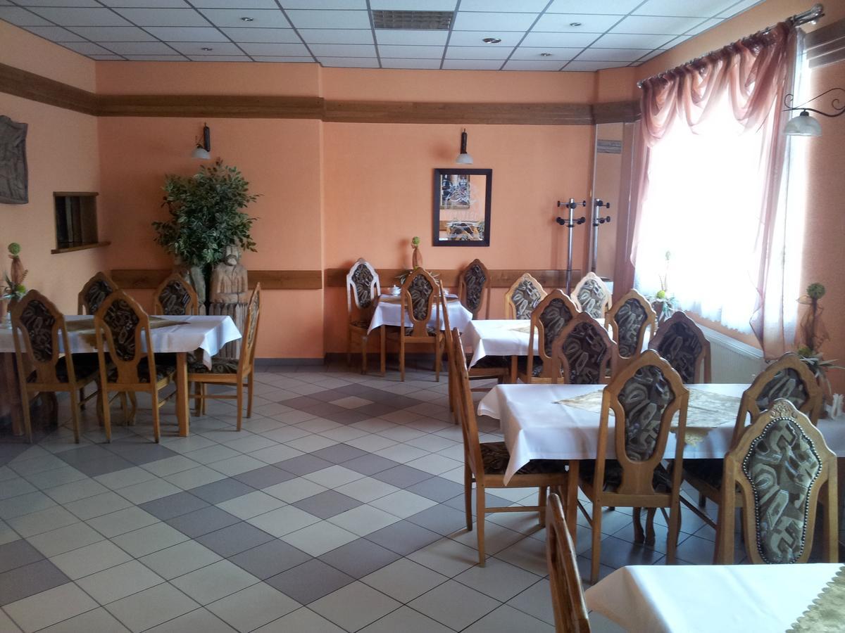 Hotel Staropolski Strzelce Krajenskie Esterno foto